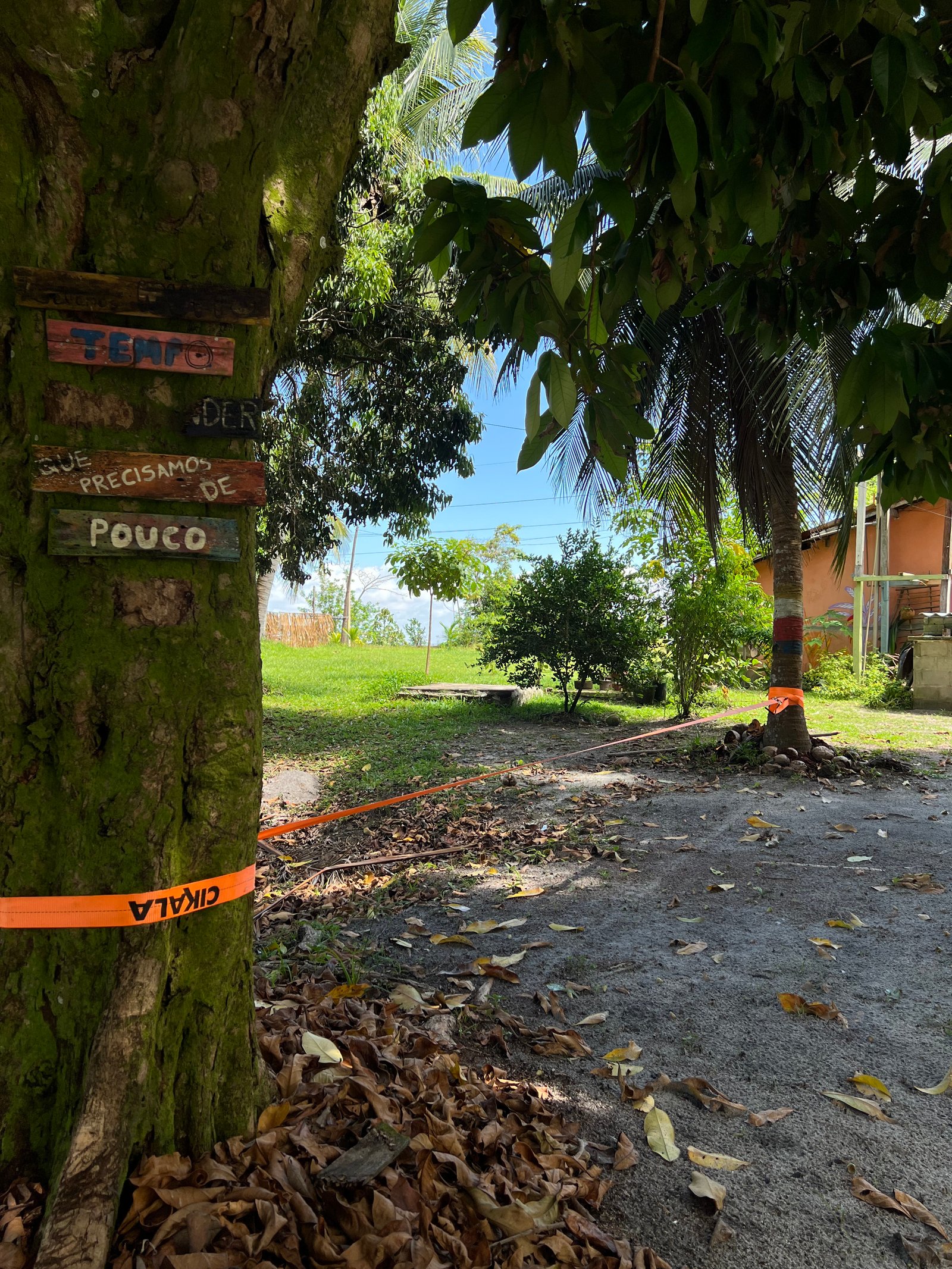 Espaço de conversa e convivência na área em comum da Casa Raízes